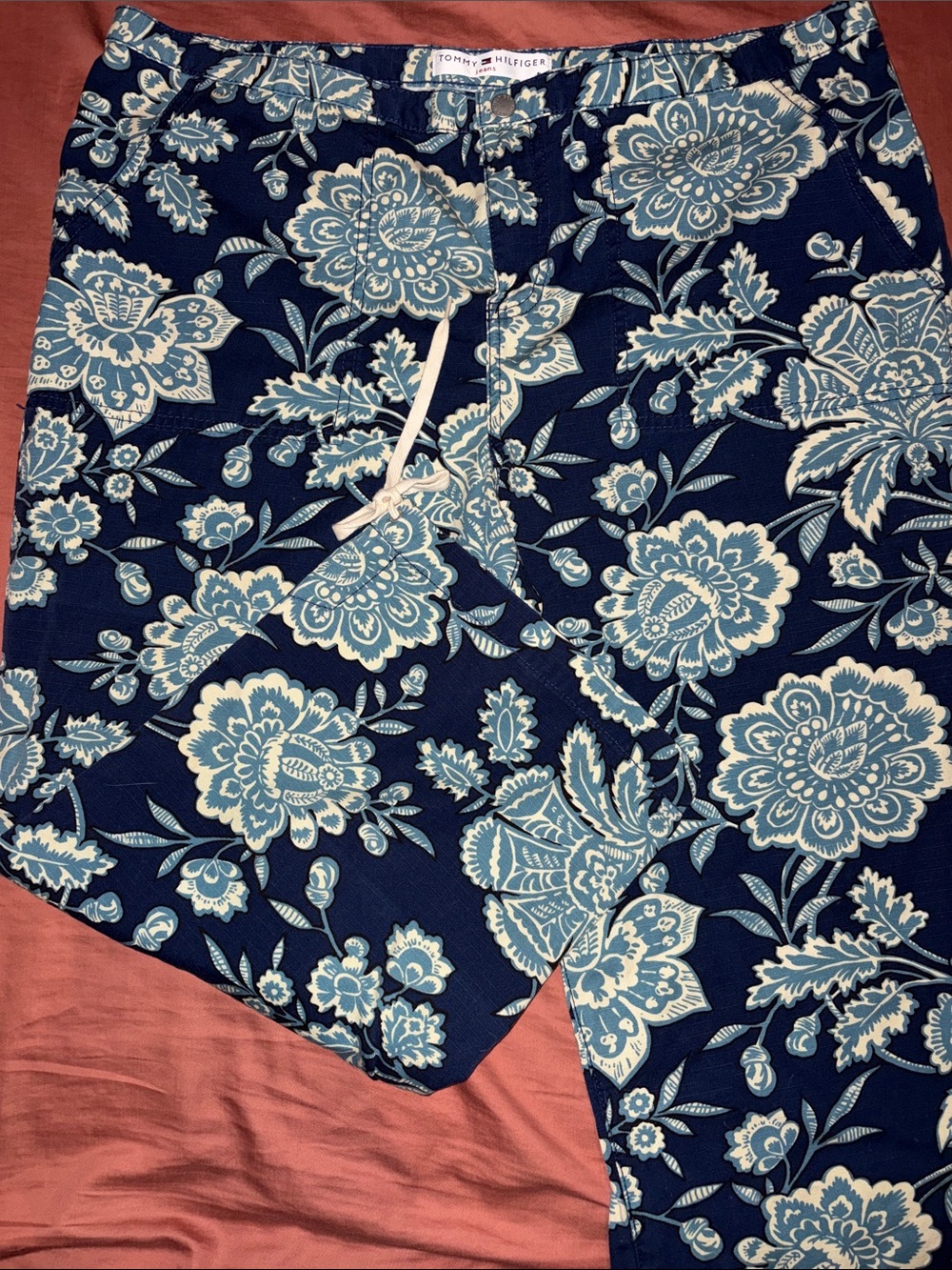Tommy Hilfiger Navy Floral Pull-On Athletic capris size 16